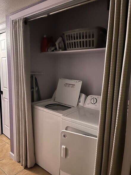 Building Photo - 1308 W 3rd St