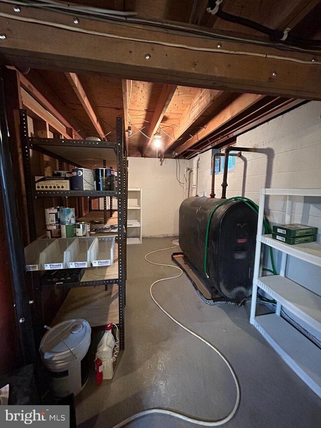 Building Photo - 5 Cedar Woods Dr