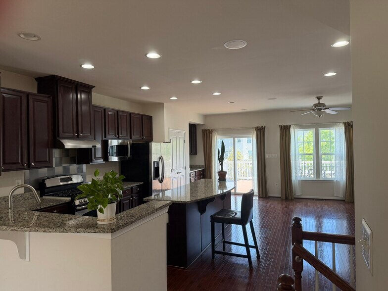 Building Photo - 22899 Chestnut Oak Ter