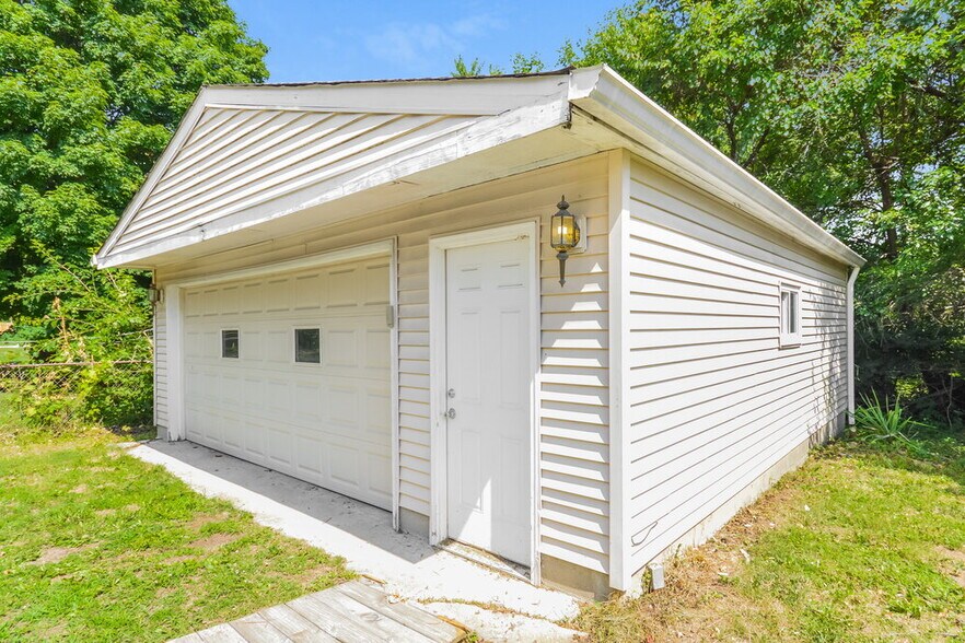 Building Photo - 4404 Mesa Ct