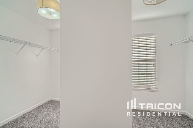 Building Photo - 301 Arbor Pl
