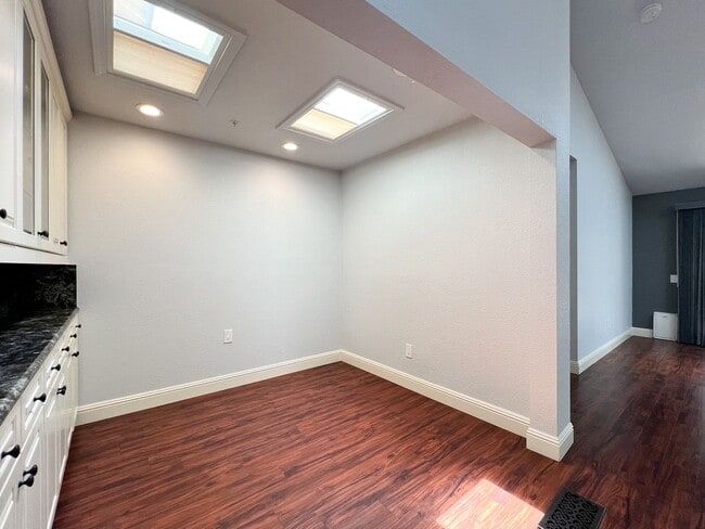 Building Photo - 39 Fountain Grove Cir