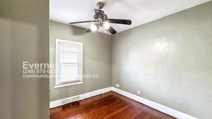 Building Photo - 1582 Pagel Ave