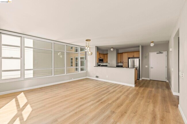 Building Photo - 1 Lakeside Dr