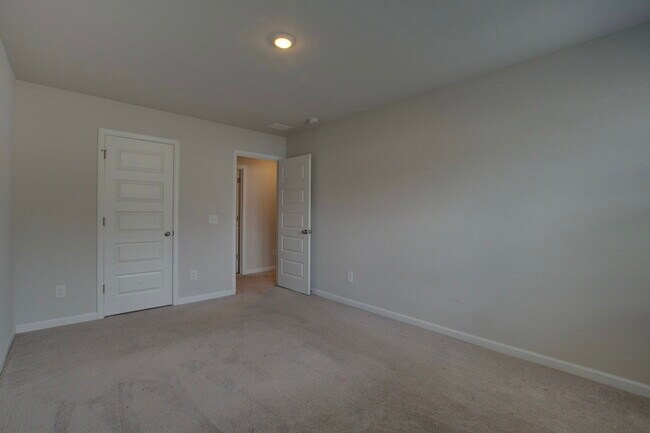 Building Photo - 4105 Quincy Adams Ln