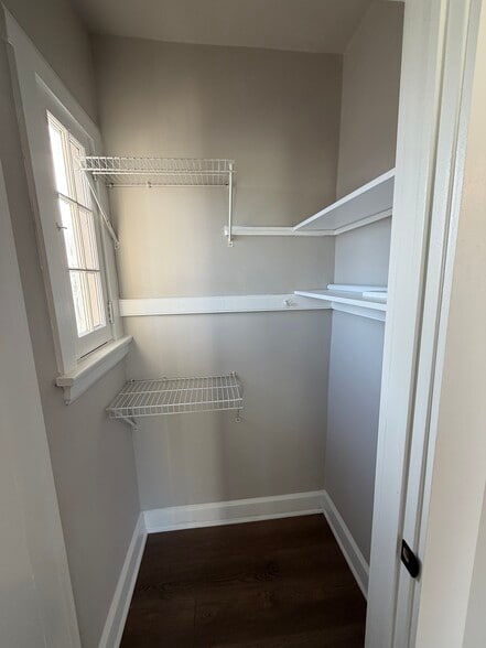 Building Photo - 2544 Williams Ave