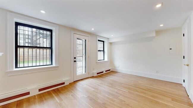 Building Photo - 43 Madison Ave