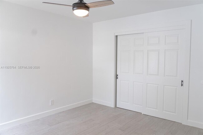 Building Photo - 5464 NE 3rd Ave