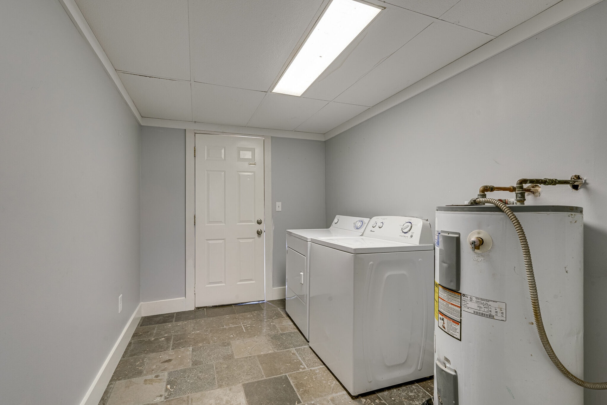 Building Photo - 279 Stones River Rd