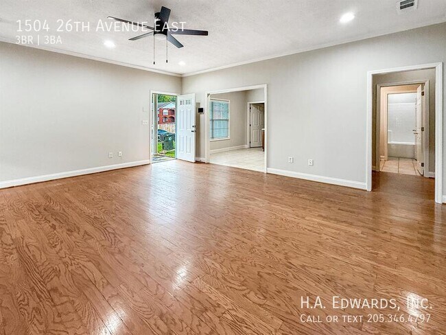Building Photo - 1504 26th Ave E