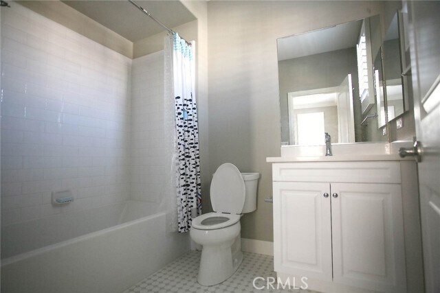 Building Photo - 120 Long Fence