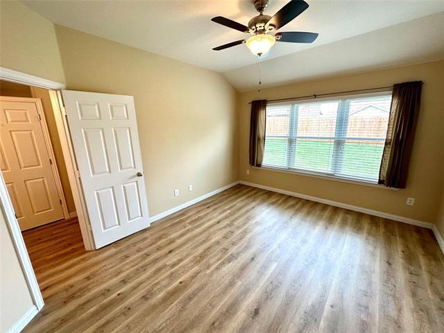 Building Photo - 221 Creekwood Dr