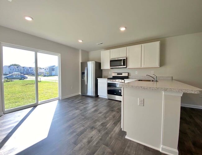 Building Photo - 407 Mardella Dr