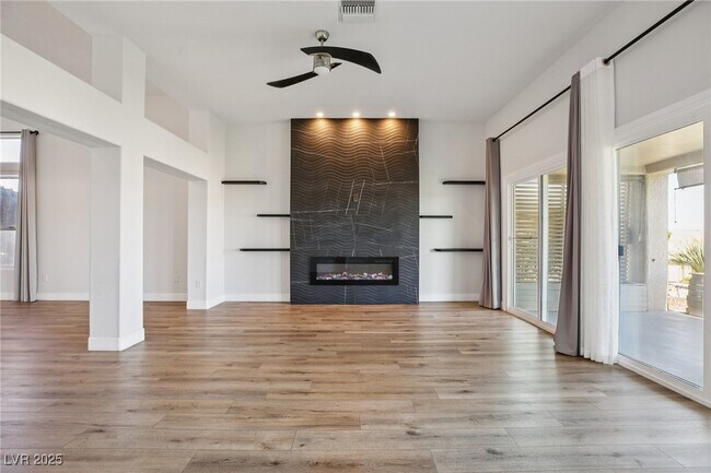 Building Photo - 2504 Youngdale Dr