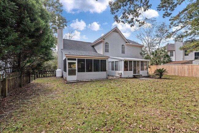 Building Photo - 3 BR, 2.5 BA, 2 Car Garage -- Charleston N...