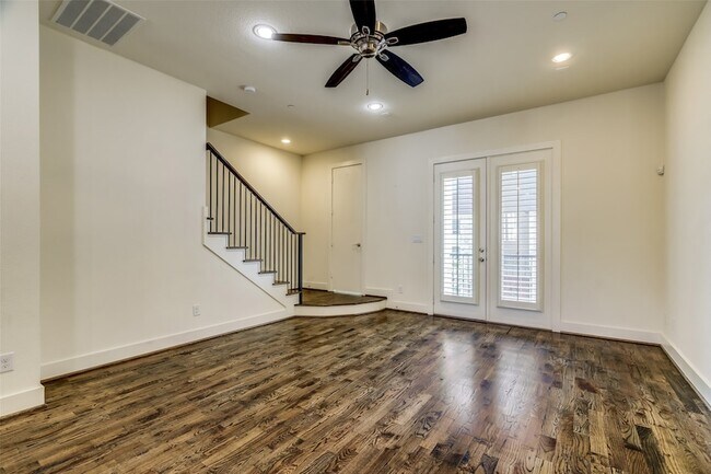 Building Photo - 4211 Rawlins St