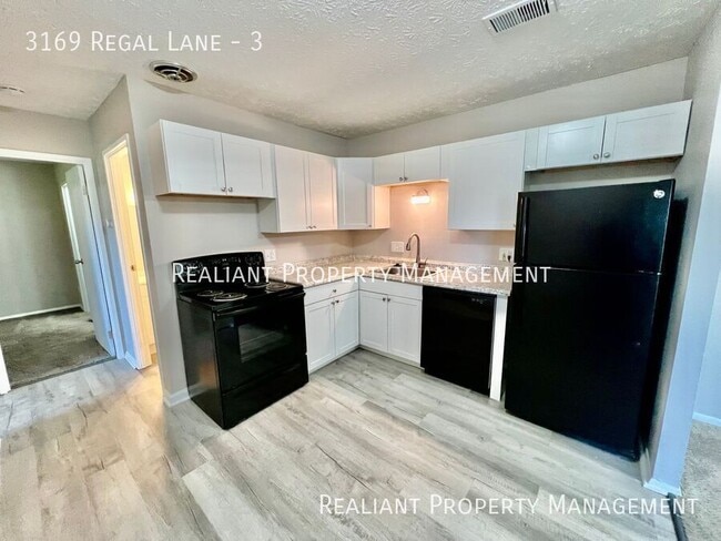 Building Photo - 3169 Regal Ln