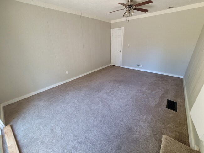 Building Photo - 6242 Evanston Ave