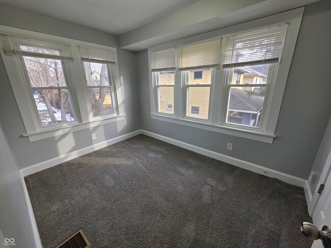 Building Photo - 21 S Spencer Ave