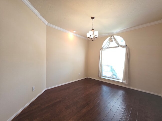 Building Photo - 9630 Green Valley Ln