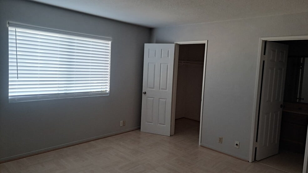 Building Photo - 1065 Fresno St