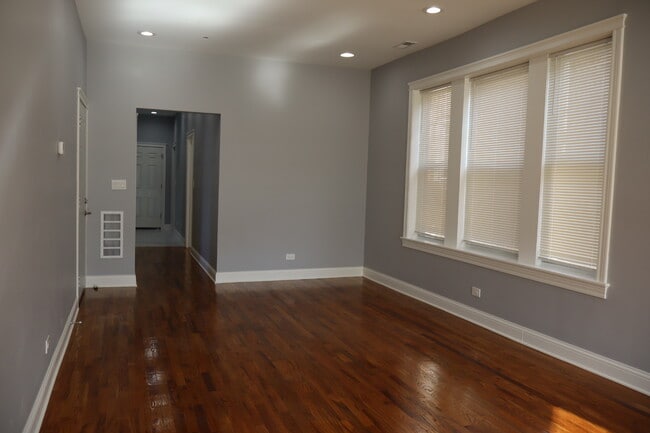 Building Photo - 4120 W Gladys Ave