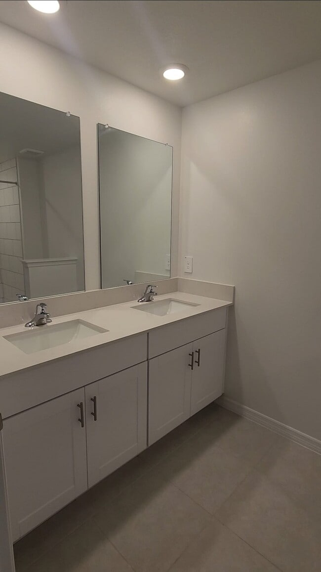 Building Photo - 11041 65th Ter E