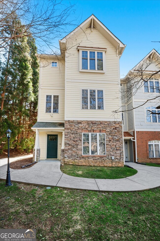 Building Photo - 110 Garrison Walk