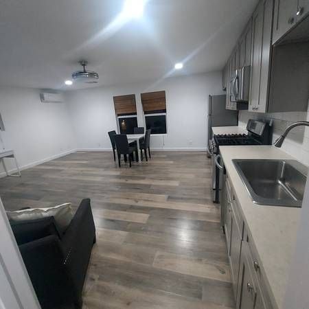 Building Photo - 445 E Francis St