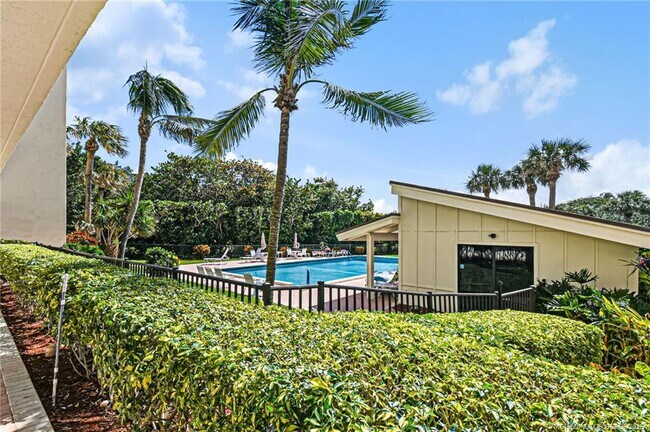 Building Photo - 10310 S Ocean Dr