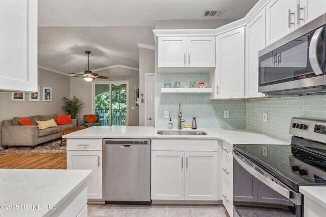 Building Photo - 160 Veracruz Dr