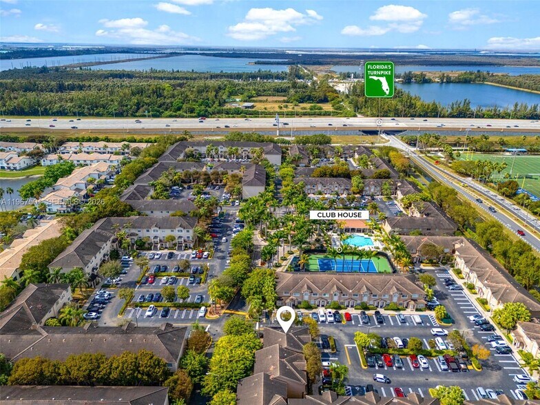 Building Photo - 5725 NW 114th Path