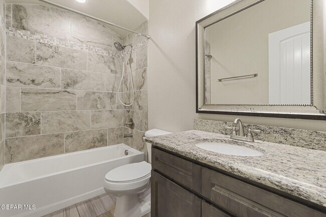 Building Photo - 14832 Sunny Land Ave