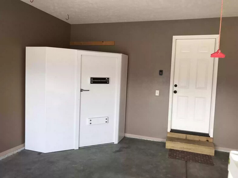 Building Photo - 485 E Whitethorn Dr
