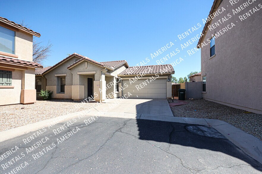 Building Photo - 9404 W Terri Lee Dr