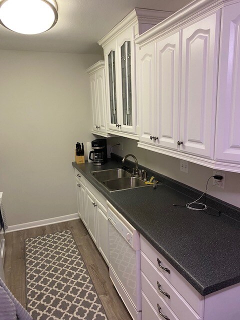 Building Photo - 7000 Sandell Ave