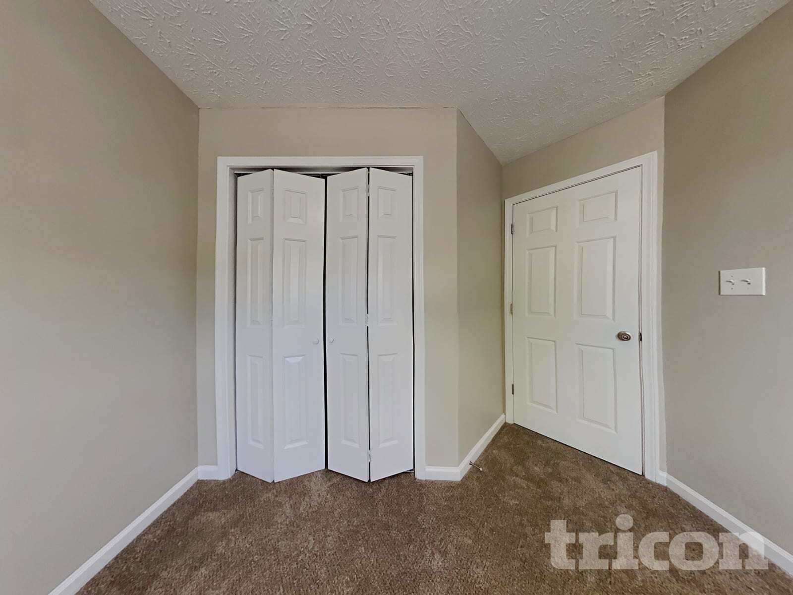 Building Photo - 215 Comet Ct