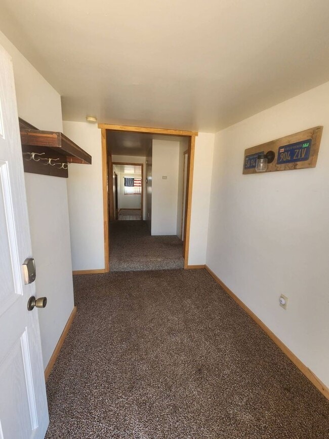 Building Photo - Beautifully Unique 3 bedroom 2 bath Home