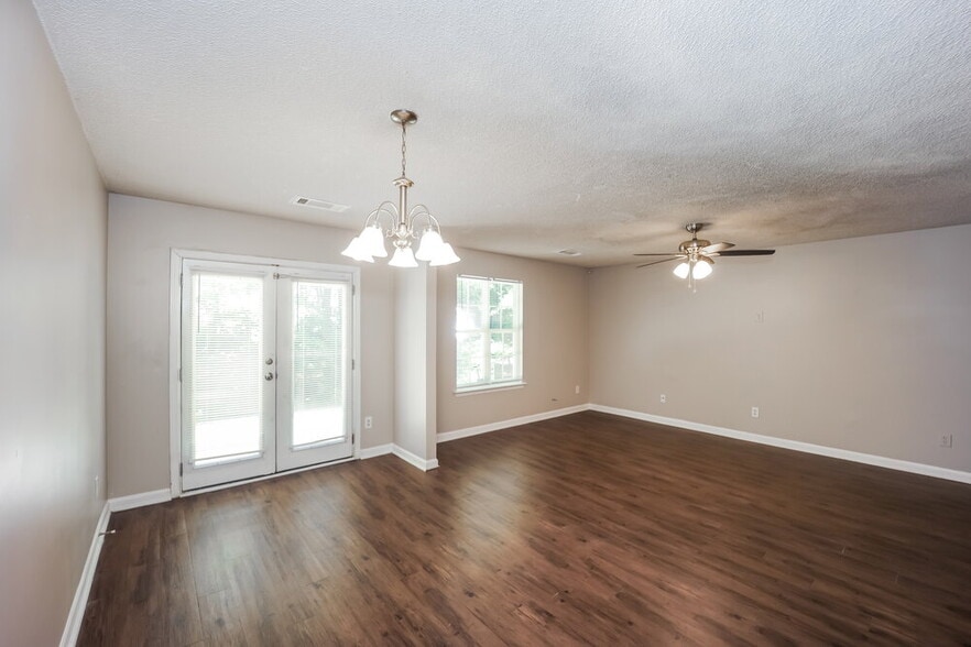 Building Photo - 1315 Maple Valley Ct