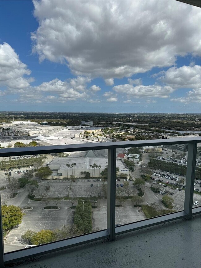 Building Photo - 2000 Metropica Wy