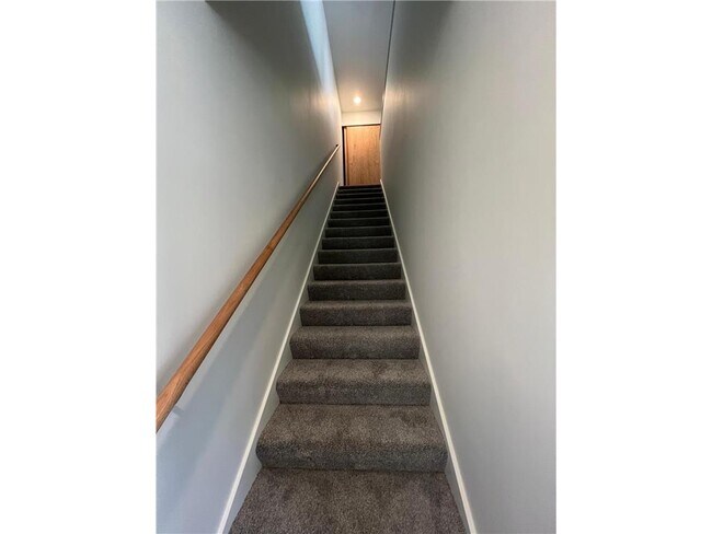 Building Photo - 131-137 W 46th St