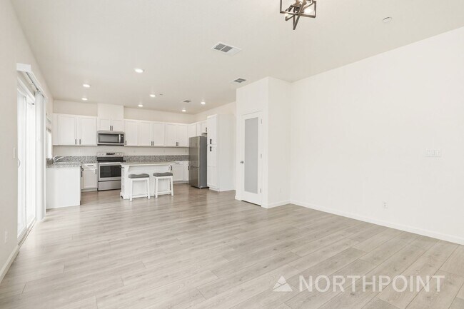 Building Photo - 3 BR/2.5BA | Newly Renovated Single Family Home | 1-Car Covered Parking | Nice backyard