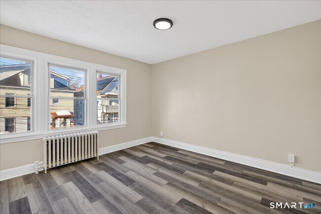 Building Photo - 38 Bristol St