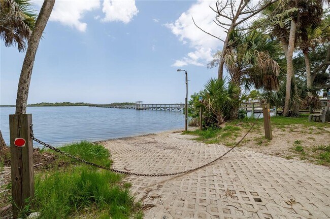Building Photo - 301 Water Landing Dr