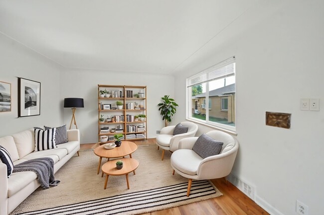 Building Photo - 1443 N Jasmine-