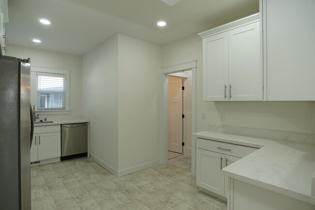 Building Photo - 2922 S Adams St