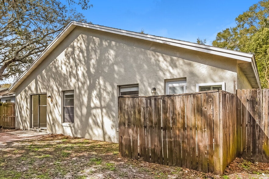 Building Photo - 1409 Bridlebrook Dr