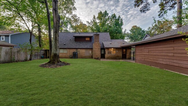 Building Photo - 12702 Ravensway Dr