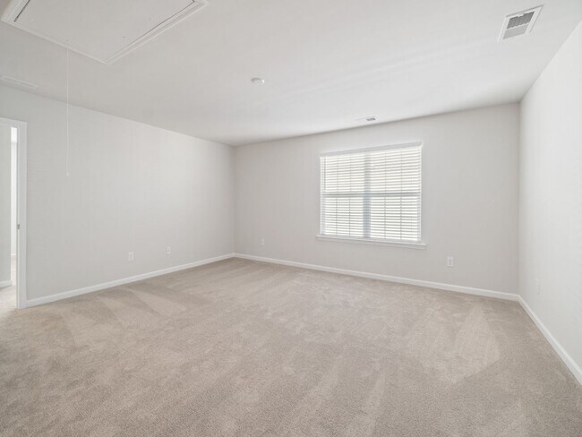 Building Photo - Beautiful Almost New Home with 5 Bedroom & 4.5 Baths