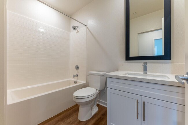 Building Photo - Otay Ranch Two Weeks FREE  3 bd /2 ba Newer Condo w Garage, Laundry + More!